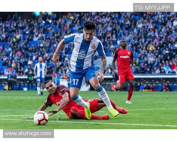 世界上踢足球最厉害的人是谁